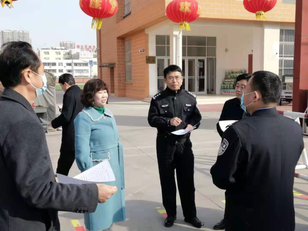 先後深入北順小學,紅旗小學,外國語學校等地實地學習校園周邊交