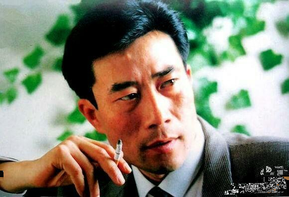 李雪健珍贵老照片,年轻时候很帅!