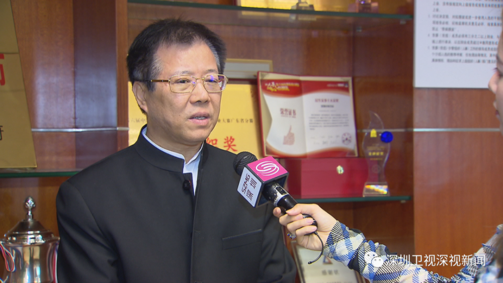市教育局副局长王水发接受了深圳卫视&壹深圳客户端记者的独家专访