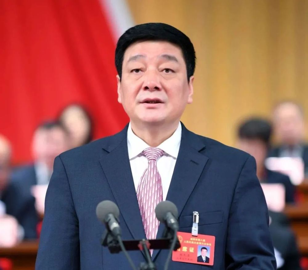 满载着全县人民的期望和重托,任杰,赵晓斌,温志刚等长武代表团全体