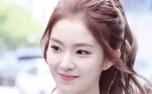 "扎马尾"不好看的3种女生,第一种还有救,后两种太无奈!