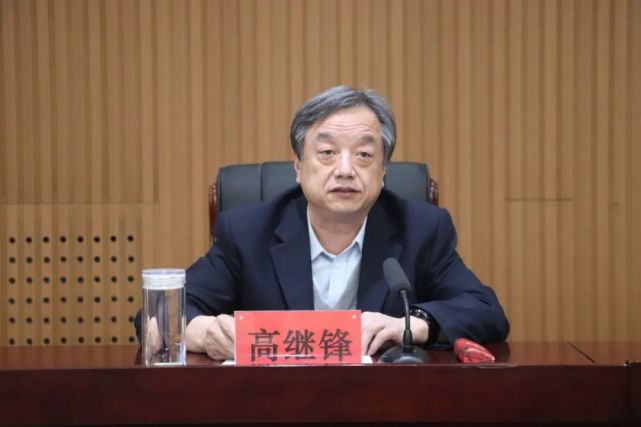 区委常委,副区长高继锋,副区长,区公安分局局长纪东明出席会议.