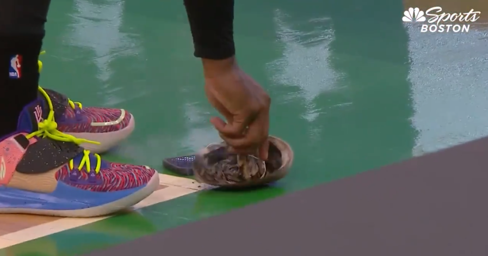 就这样还想当超级巨星欧文为赢比赛迷信至极祈祷杖烧鼠尾草