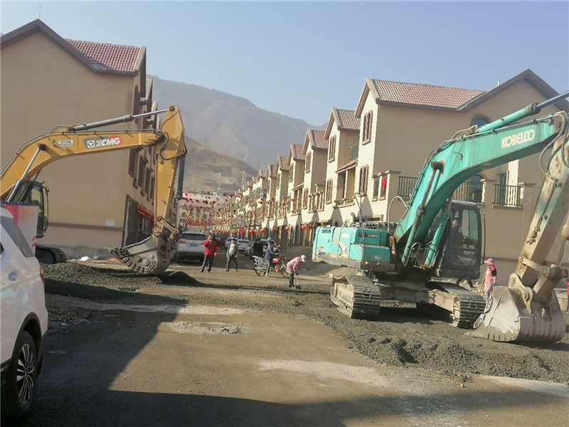 东川区象鼻岭小岛奏响热闹非凡的搬家乐章_腾讯新闻