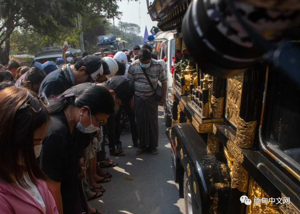 缅甸曼德勒中弹身亡的36岁男子葬礼今天举行