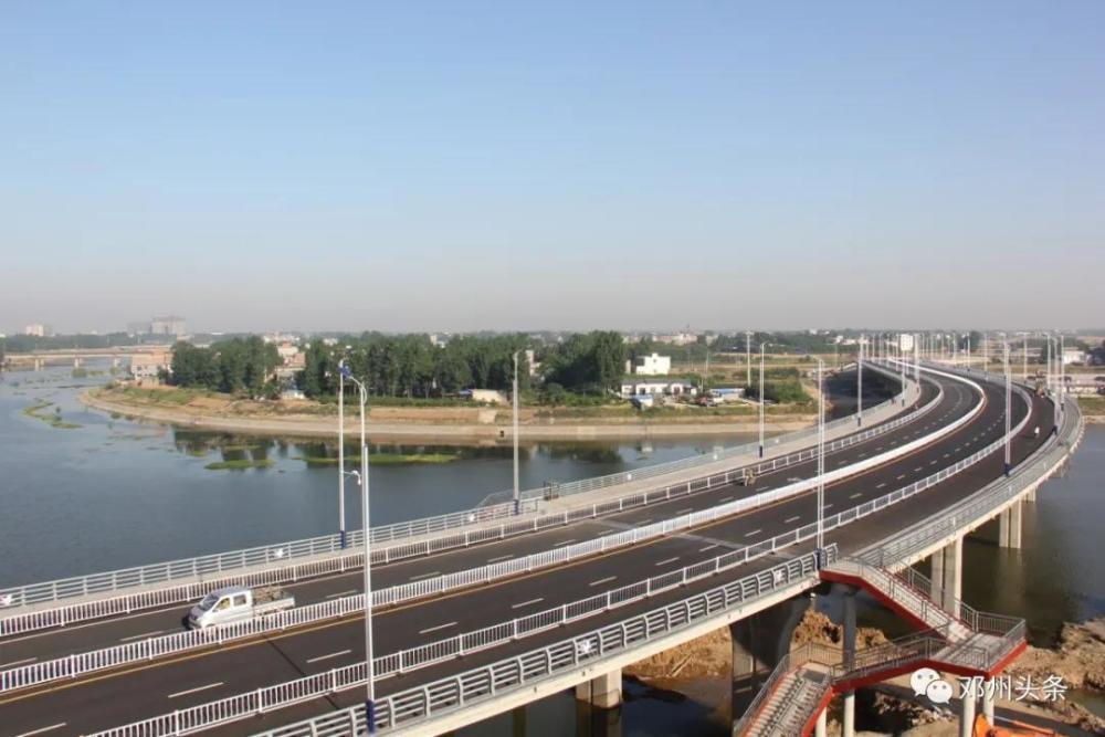 邓州平安大道跨河大桥图片