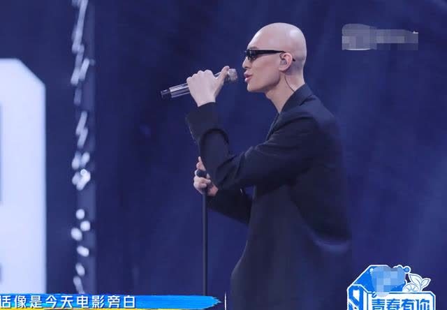 观众们的注意力,暂且不说实力,光是梁森的光头造型就格外吸睛了!