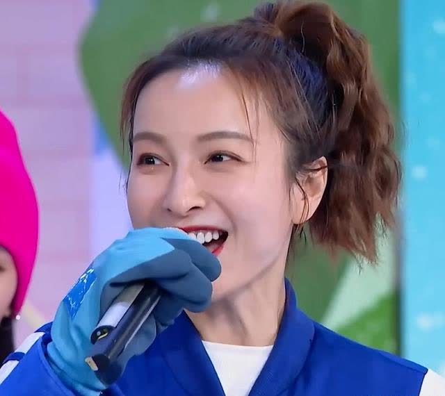 吴昕沈月官方身高都160当两人站在一起身高差我没眼花