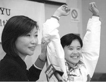 与妻离婚娶瘫痪桑兰被质疑贪图钱财,桑兰老公我前岳父某省正厅级