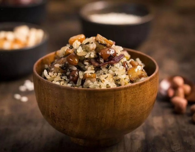 重庆特产传说455春天到蒿菜香走到秀山吃社饭