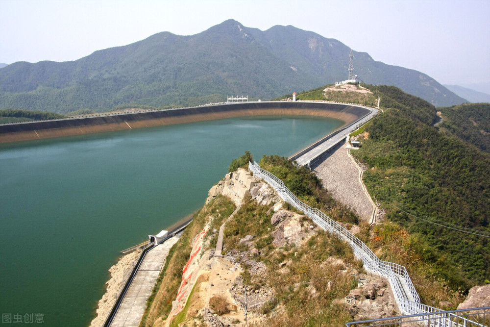 在河南省南阳市南召县马市坪乡,借助着得天独厚的自然条件,河南天池