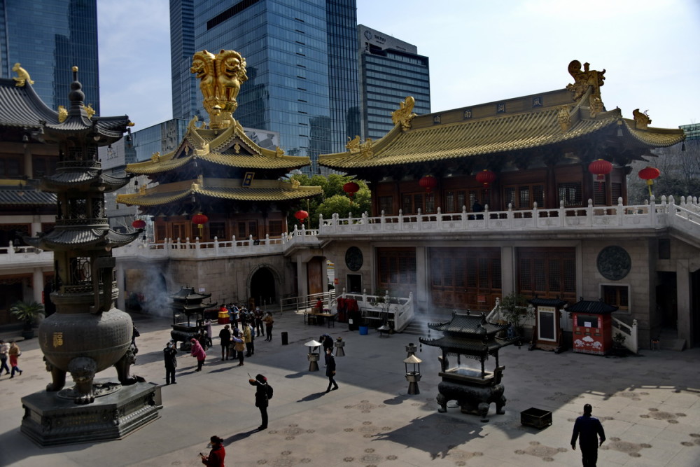 魔都深处金光灿灿的静安寺【严建设】