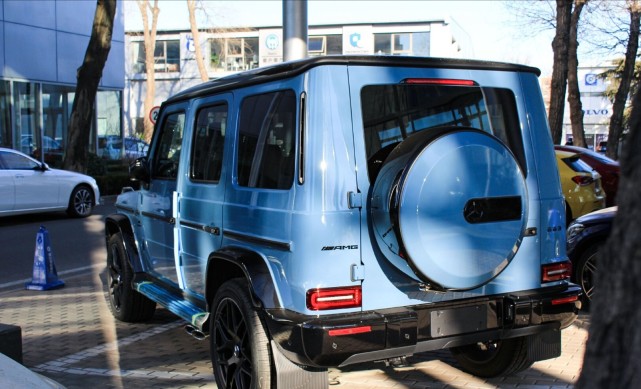 全新奔驰g来袭,天蓝色涂装 4.0t,越野比路虎卫士还霸气