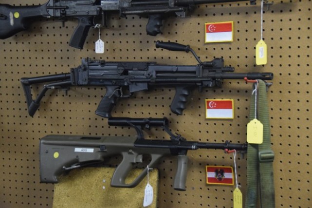 新加坡ultimax100轻机枪