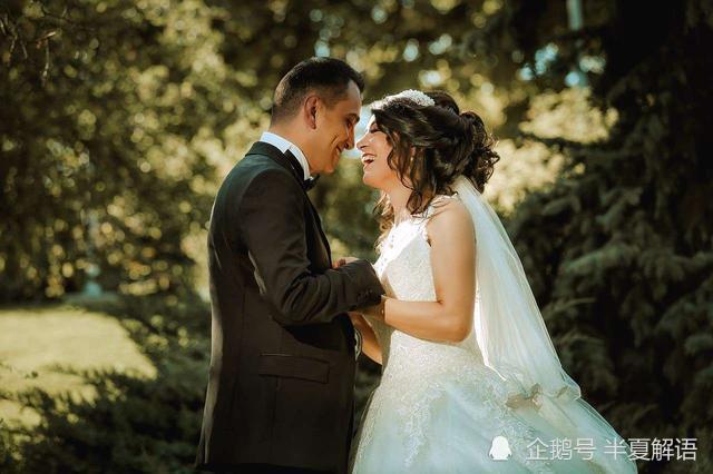 结婚一年岳父母不请自来 父母看孙子被安排住客厅 儿子含泪送走父母 腾讯新闻