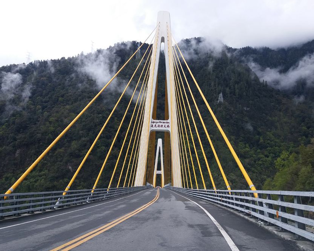 云南丽江迎来世界级大桥总投资超105亿向建桥国家队致敬