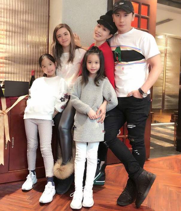 有种尴尬叫姜文姜武都说他俩是双胞胎其实不是一个爸