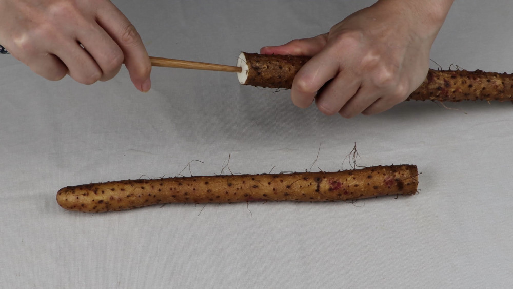 【具体步骤】一根山药,红枣,大米,糯米,筷子【准备物品】【红枣山药粥