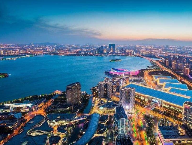 浙江沿海城市大洗牌,宁波出圈,嘉兴,温州谁才是"沿海一哥"