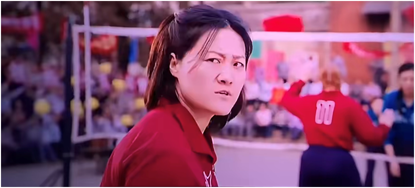 开百万豪车,住双层豪宅,《你好,李焕英》里的鬼剃头桂香有多牛?