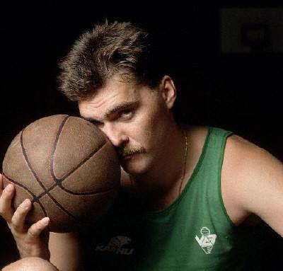 人物志世界屋脊萨博尼斯