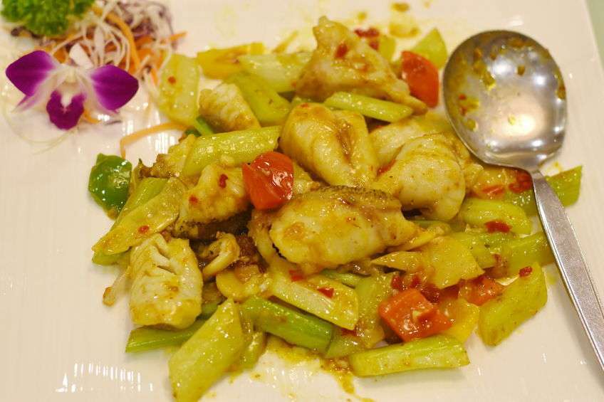 空腹血糖|血糖多少算异常？提醒：别超过这个范围，晚上坚持“两多两不要”