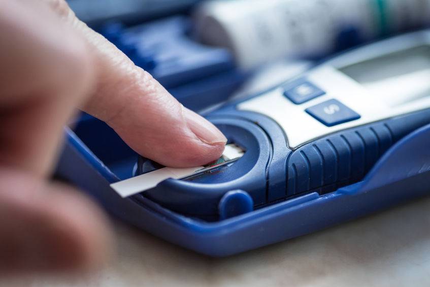 空腹血糖|血糖多少算异常？提醒：别超过这个范围，晚上坚持“两多两不要”