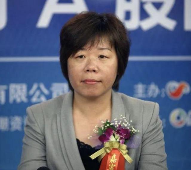 广东第一打工妹:赚到千亿财富后,她直接分给哥哥183亿现金