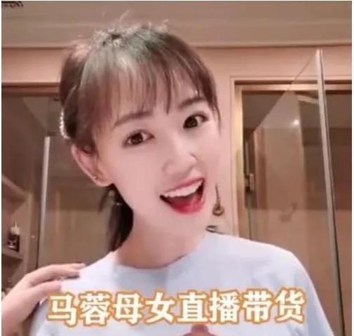 离婚5年后王宝强和马蓉生活截然不同子女差距更是一目了然