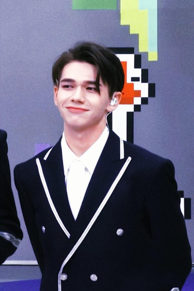 万万没想到权志龙和jennie传出恋情最惨的竟然是创4庆怜