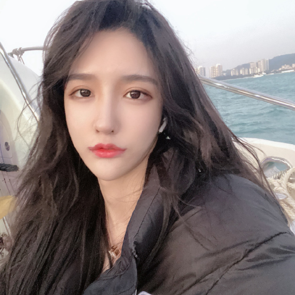 艾比整容出现后遗症变成"蛇精脸",基因真的很神奇,一眼就能看出他是