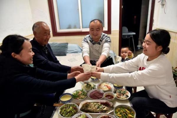 华山脚下的"铁路父子兵"