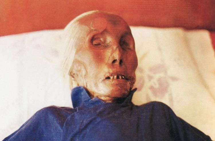 为何香河老人遗体经过十余年时间,表面还像打蜡,一点也没腐烂?