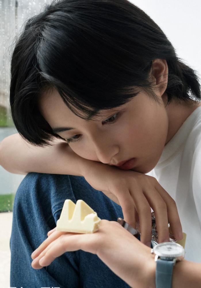 张子枫美意浓浓,优雅又文艺_腾讯新闻