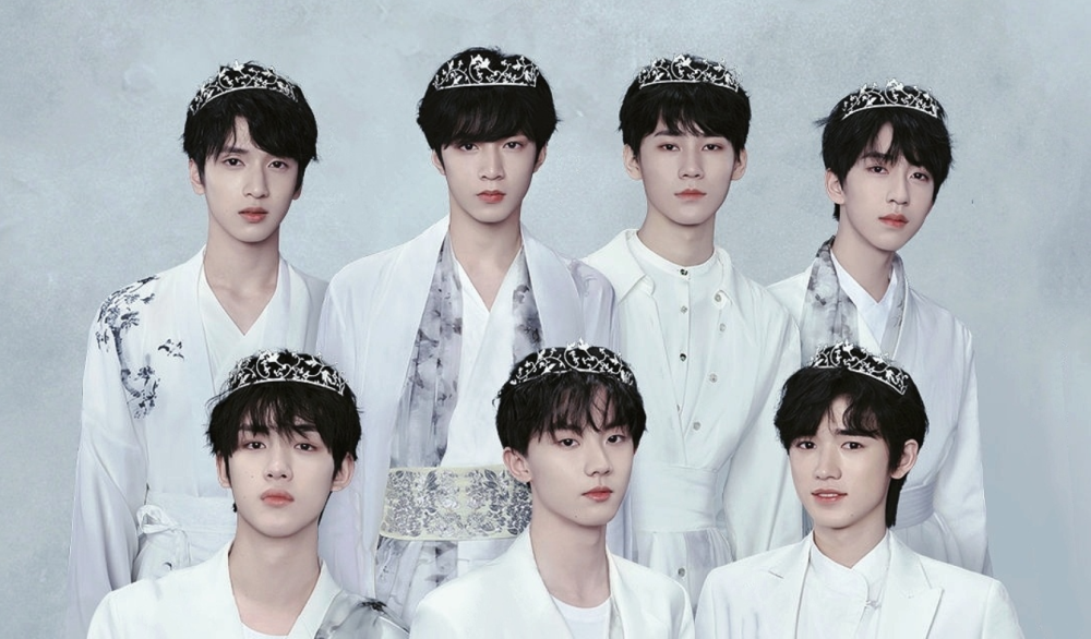 时代少年团获新代言,不断跟上tfboys的脚步,但师兄眼里已经没光了