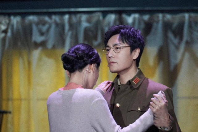 胡静找秦昊要"特殊照顾",秦昊的表现亮眼,俩人的关系藏不住了