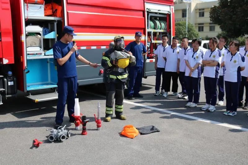 生涯探索即墨五中点亮心灯铺就道路