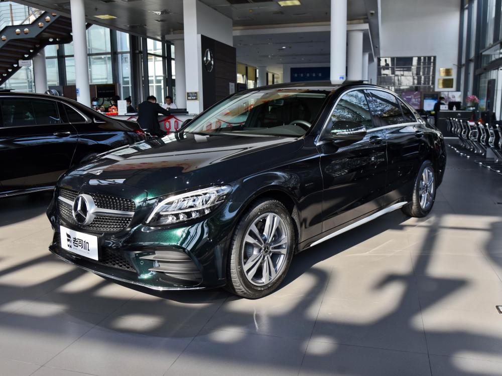 便宜使用够豪华，6.3L油耗尺寸加长，豪华三厢车，带你看奔驰C级