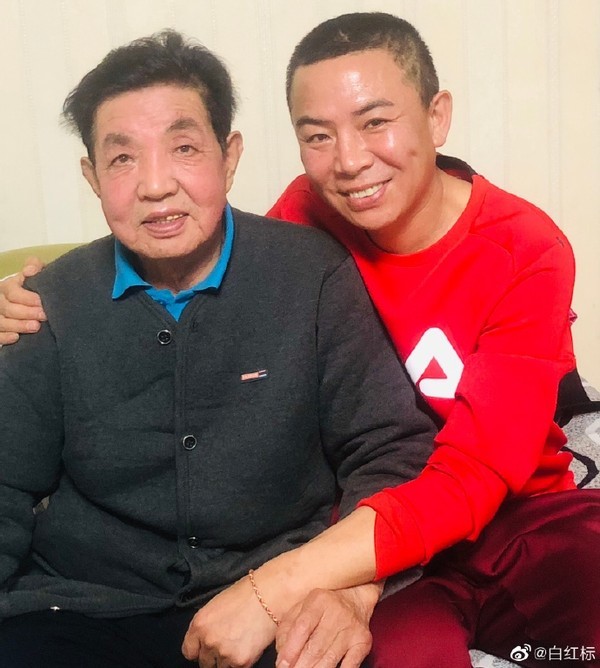 演员白红标晒近况灶台油渍多厨房被嘲太寒酸和孙红雷关系不浅