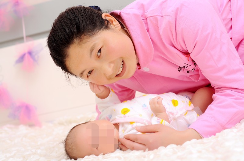 太疼了再也不想生孩子了宝妈哭着说真相让我泪目