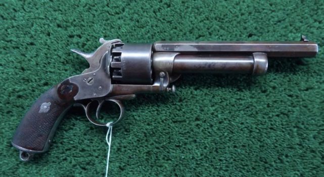 堪称西部世界中的手枪火力王勒马特转轮霰弹手枪弹容10发
