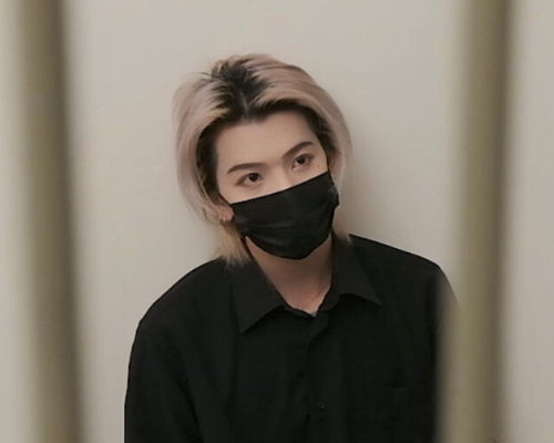 天气转暖七鹤大人受不了闷热,终于摘下口罩,看清模样:原地出道_腾讯