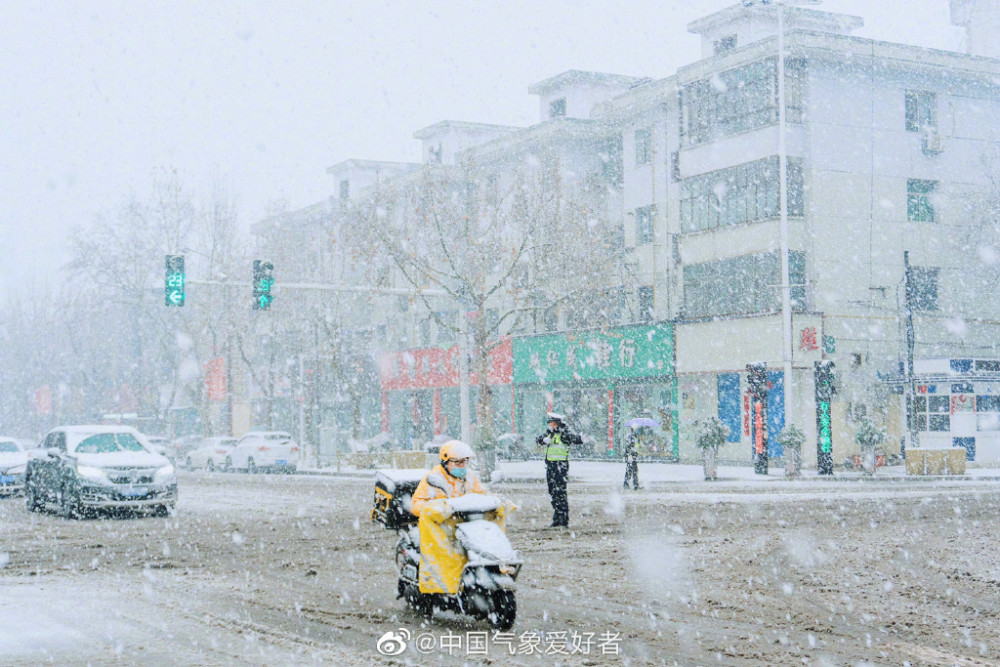 山西|暴雪预警，最高级别！山西局部雪花大如席，权威预报：冲击大暴雪