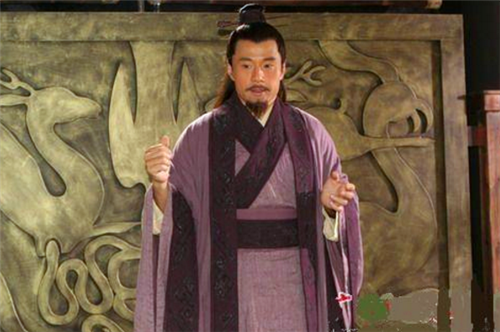 三国演义》孔明的嘴里,却明显变成了嘲讽,:"公非袁术坐下怀橘之陆郎乎