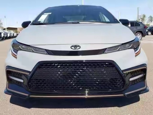 丰田卡罗拉运动版实车水泥灰外表涂装颜值不亚于bba