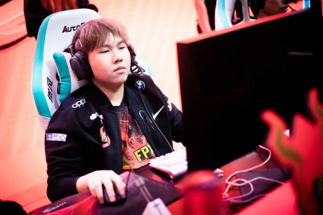 北川对于fpx有多重要?粉丝十分激动:能来就是爹,这声爹我先叫了