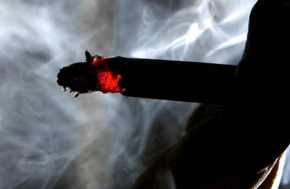 后遗症|戒烟后，身体出现4个“后遗症”，可能是身体在好转的表现，别担心！