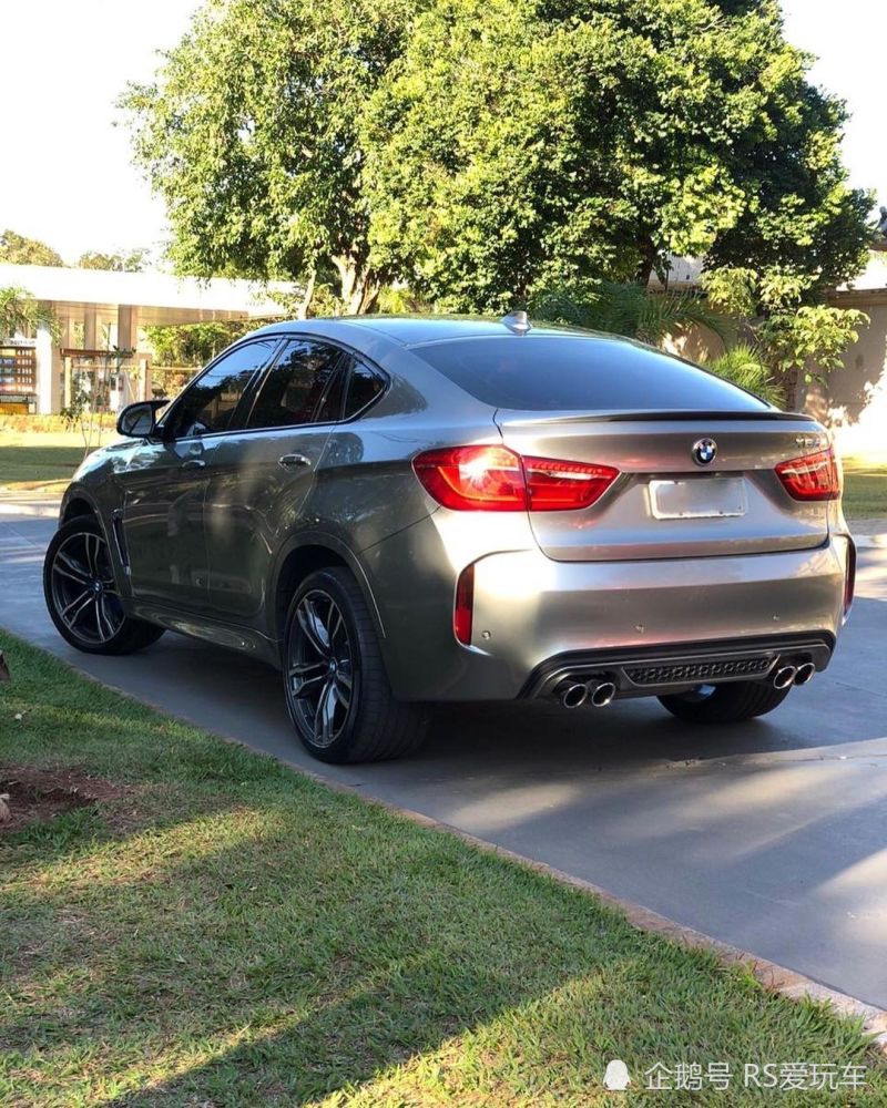 实拍17款宝马x6m 4.4 v8:4.2秒破百