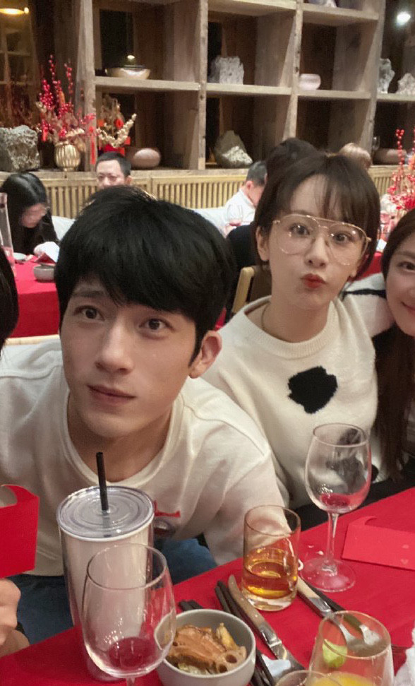 电视剧女心理师路透曝光杨紫和井柏然海边甜蜜接吻这cp感绝了