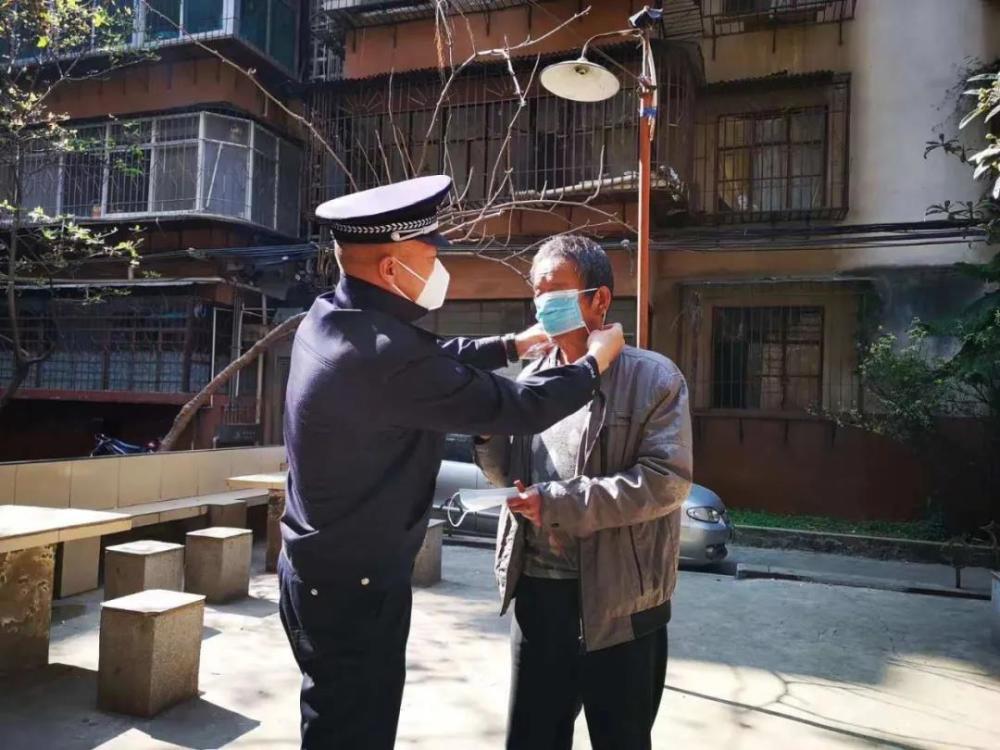 董事长张忠华_弘扬英模精神全国岗位学雷锋标兵——张忠华